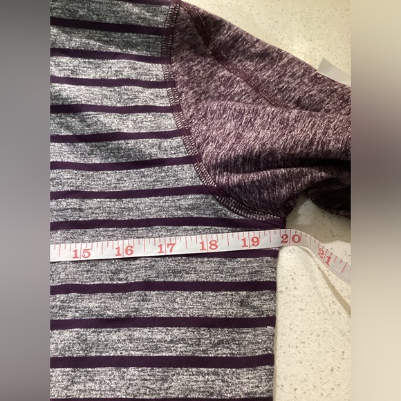 Lululemon Surge Warm 1/2 Zip. Size L. - Picture 8 of 10